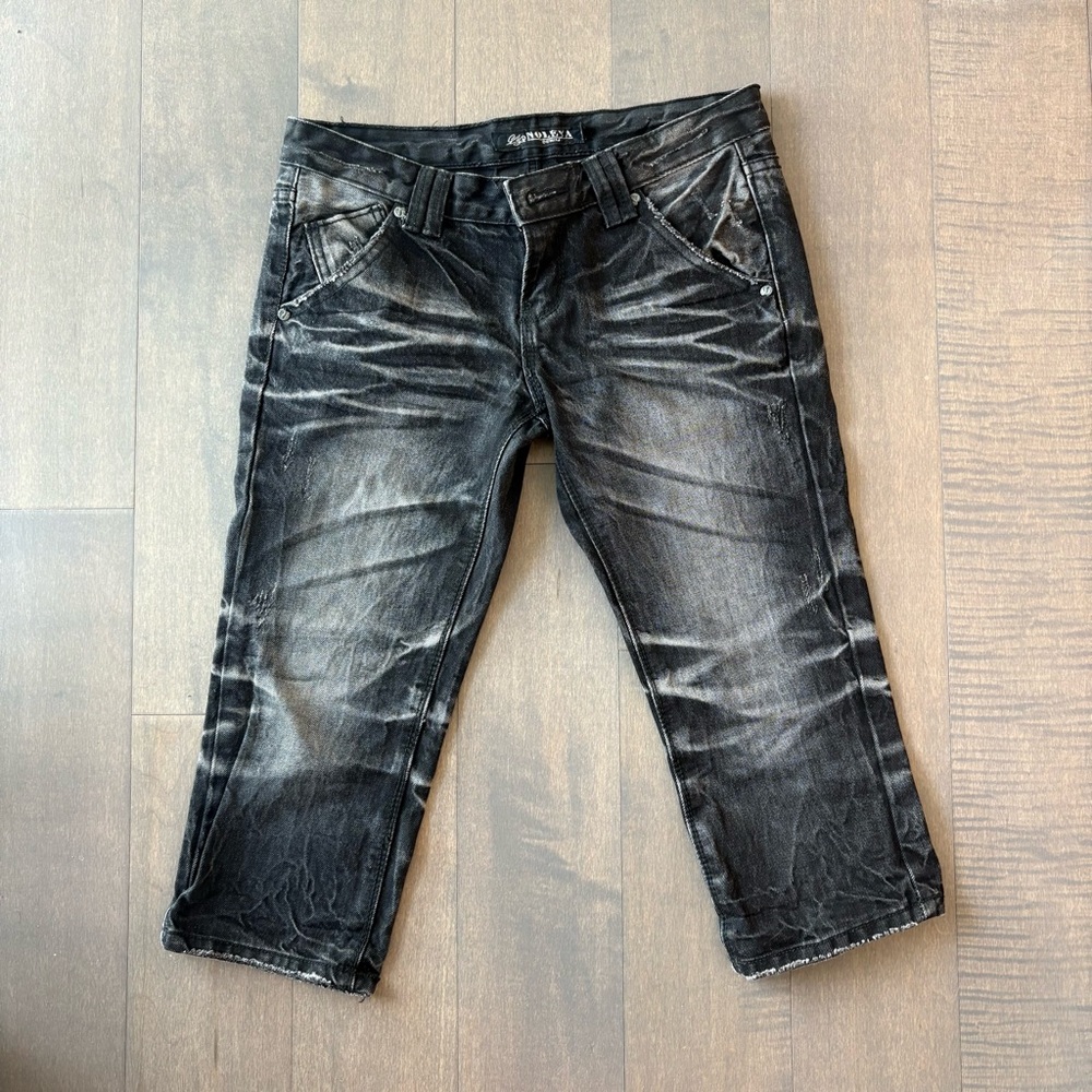 Super Low-Wasited Distressed Black Denim Capris